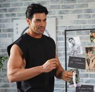 Ei formează cel mai nou cuplu de actori din Turcia! Carismaticul Şükrü Özyıldız, protagonistul serialului Steaua sufletului, s-a îndrăgostit de una dintre cele mai frumoase actrițe! Iată cum au fost surprinși cei doi!